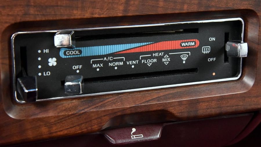 Car heater control knob turned to the maximum heat setting